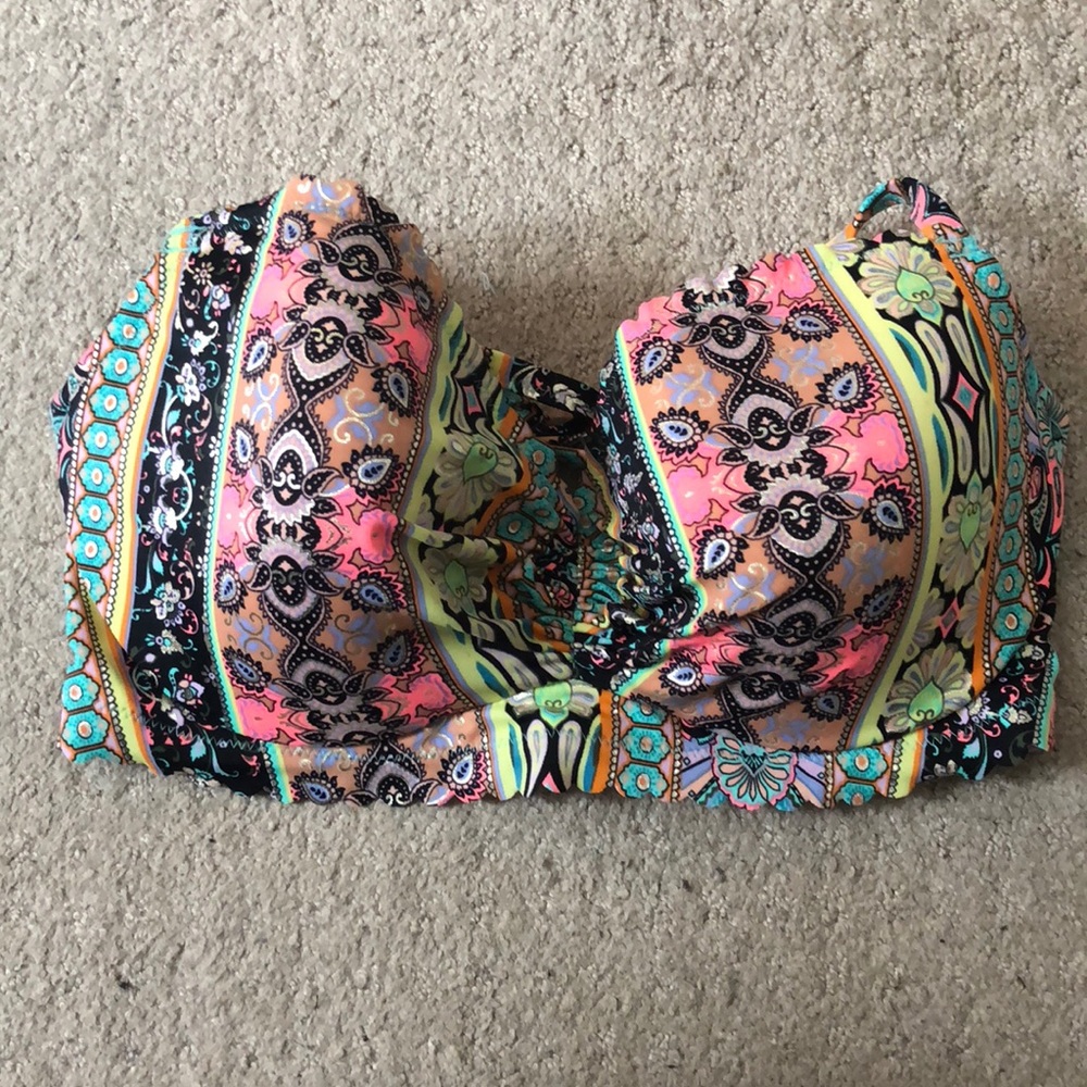 Victoria’s Secret Swim Top in colorful print!